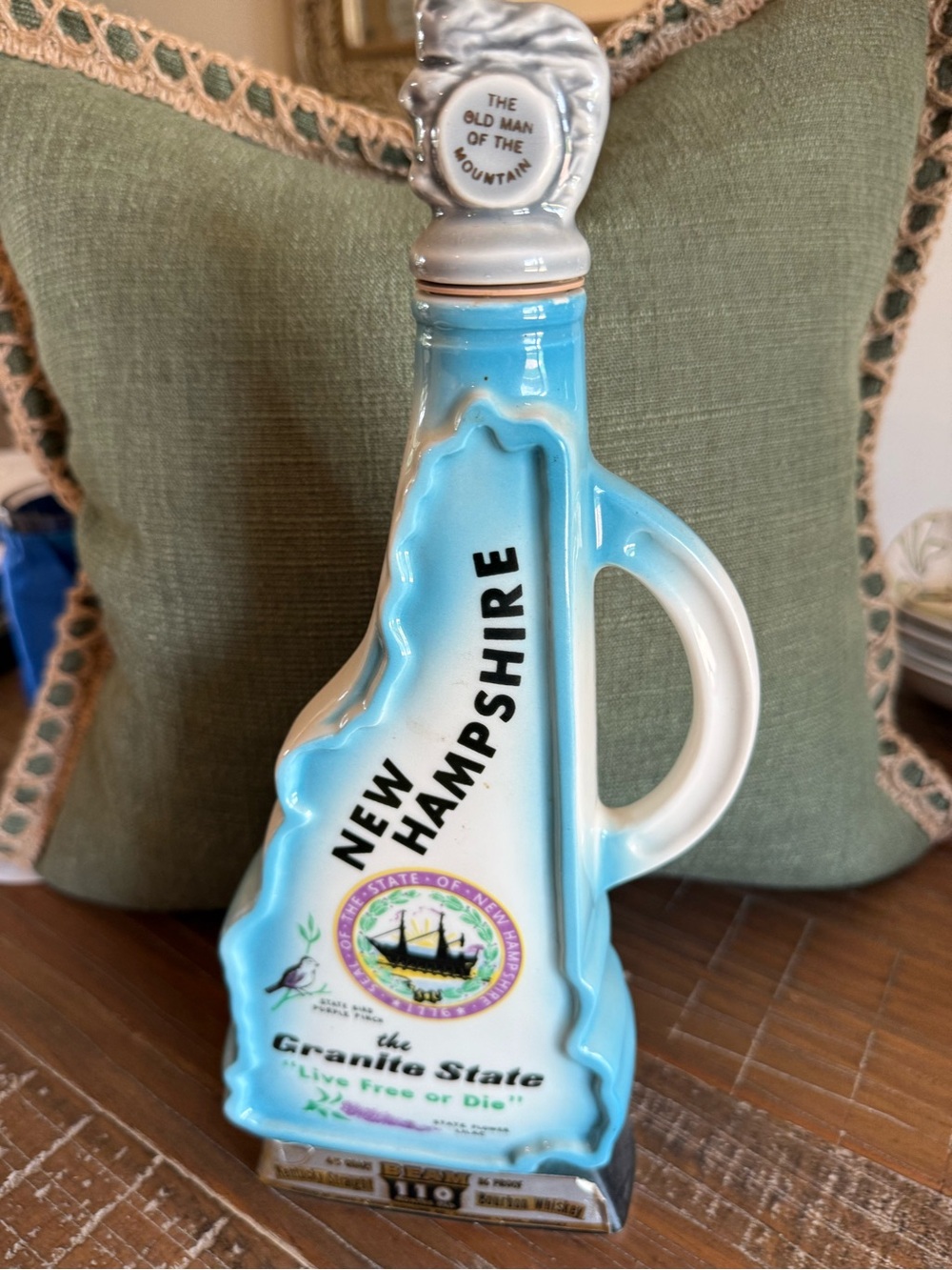 Vintage 1968 Jim Beam New Hampshire Decanter Empty/pink seal open but attached.